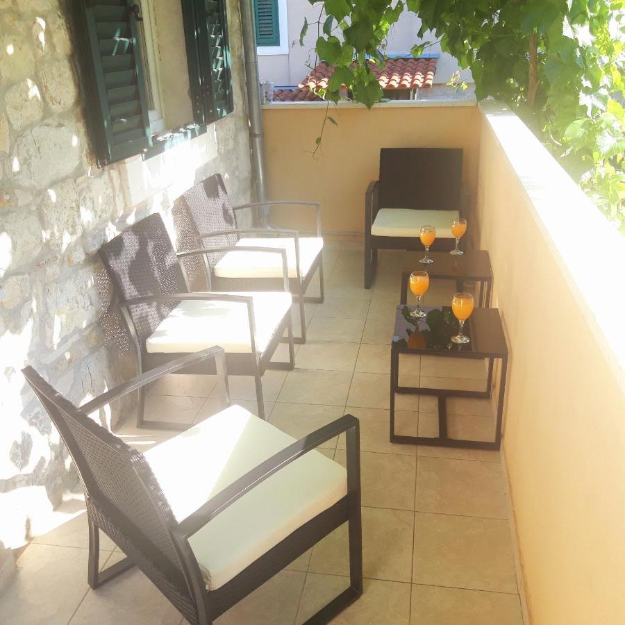 Luxury Mansarda Duplex - City Centre - Stone House Apartment สปลิท ภายนอก รูปภาพ