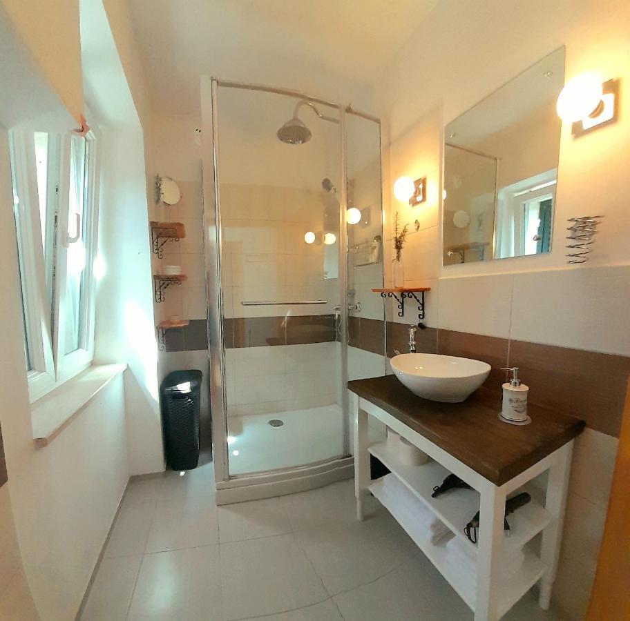 Luxury Mansarda Duplex - City Centre - Stone House Apartment สปลิท ภายนอก รูปภาพ