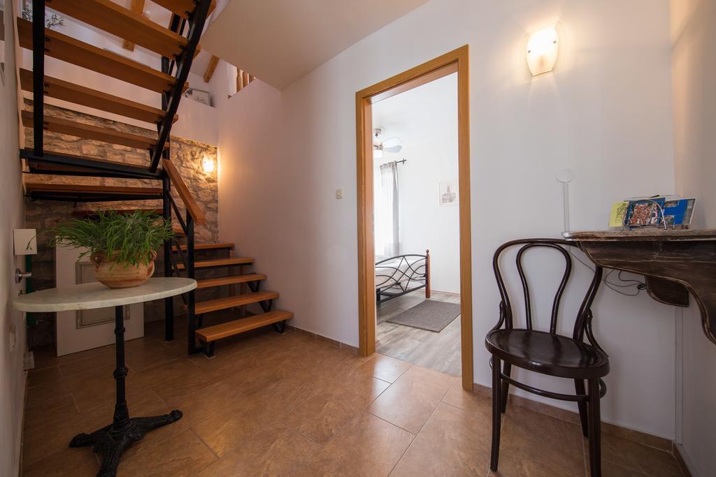 Luxury Mansarda Duplex - City Centre - Stone House Apartment สปลิท ภายนอก รูปภาพ
